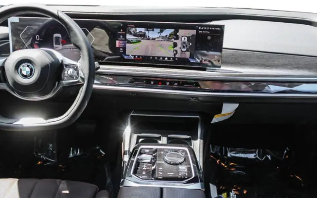 BMW i7 BMW i7 interior dashboard