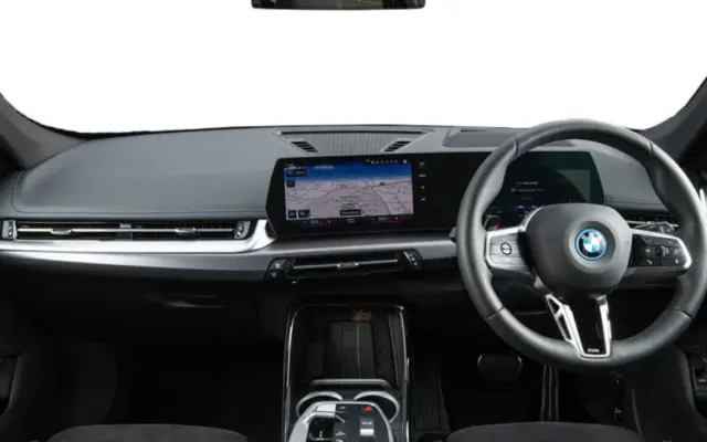 BMW iX1 photo 2
