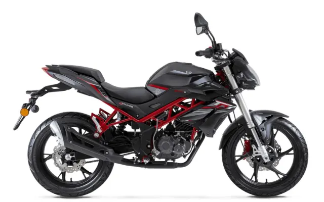 Benelli TNT 150i Benelli TNT 150i in black color