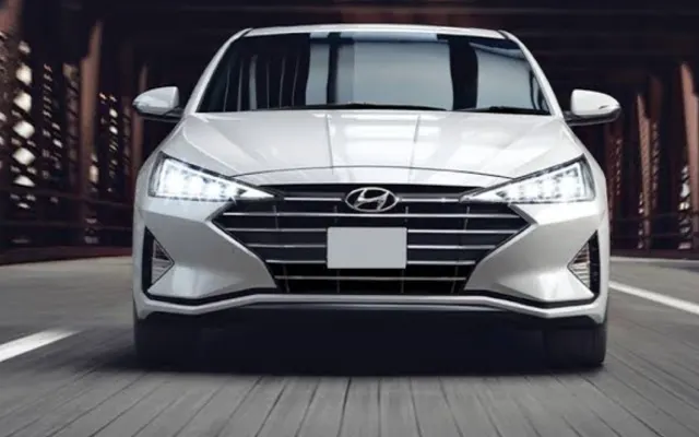 Hyundai Elantra price in pakistan