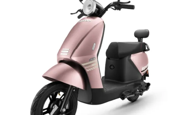 Revoo A09 Revoo A09 in pink color