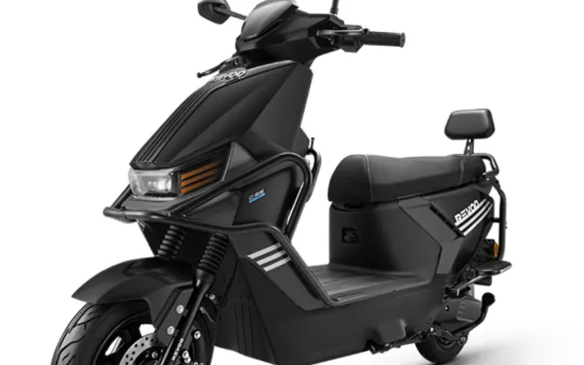 Revoo C35 Young price in pakistan