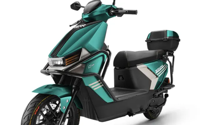 Revoo C35 Revoo C35 in green color