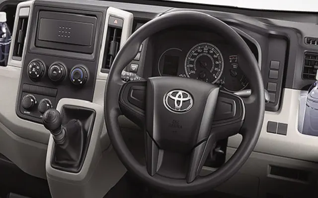 Toyota Hiace Deluxe Toyota Hiace Deluxe Dashboard