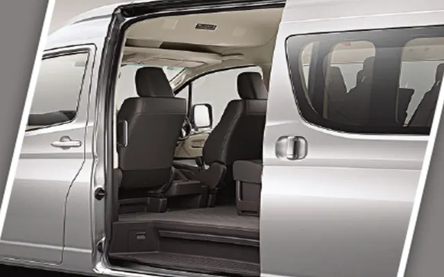 Toyota Hiace Deluxe Toyota Hiace Deluxe Entrance