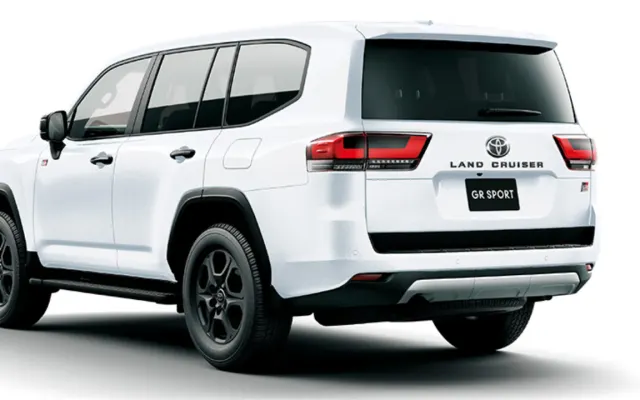 Toyota Land Cruiser 300 Toyota Land Cruiser 300 back view