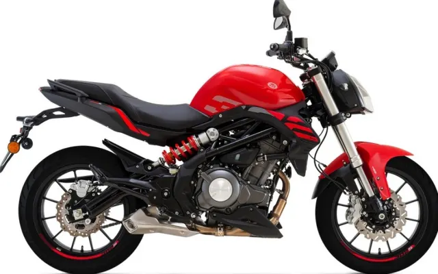 Benelli 302S Benelli 302S red color