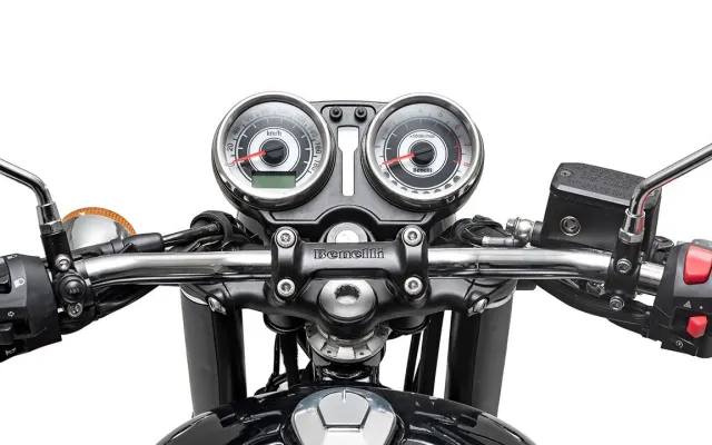 Benelli Imperiale 400 Benelli Imperiale 400 dashboard