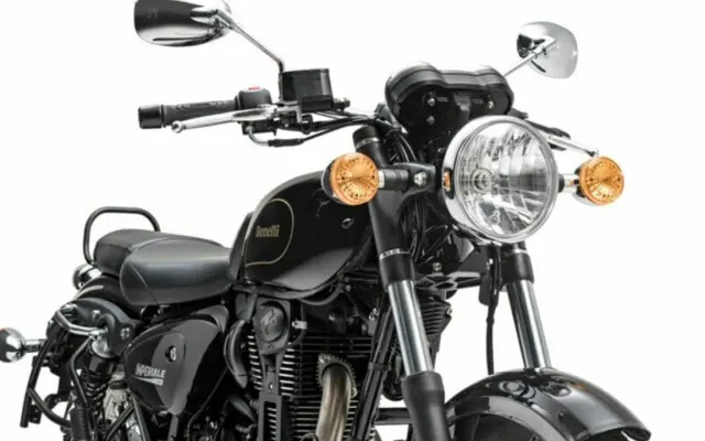 Benelli Imperiale 400 Benelli Imperiale 400 headlight