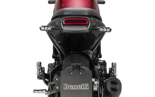 Benelli Leoncino 500 Benelli Leoncino 500 back