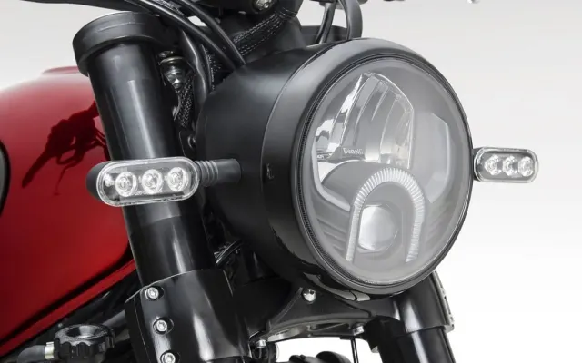 Benelli Leoncino 500 Benelli Leoncino 500 headlight