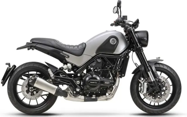 Benelli Leoncino 500 Benelli Leoncino 500 silver color