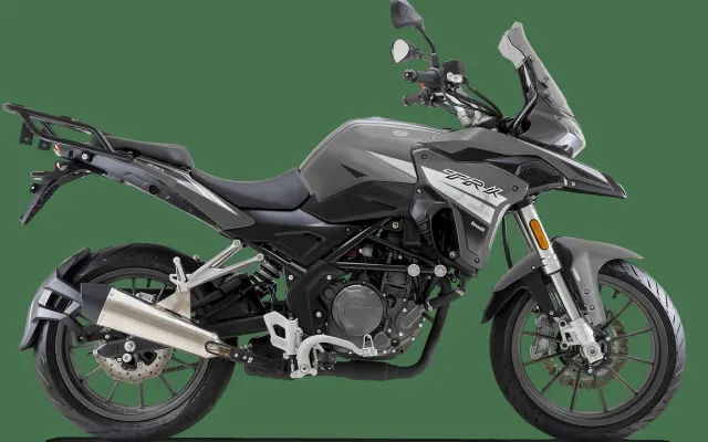 Benelli TRK 251 Benelli TRK 251 grey color