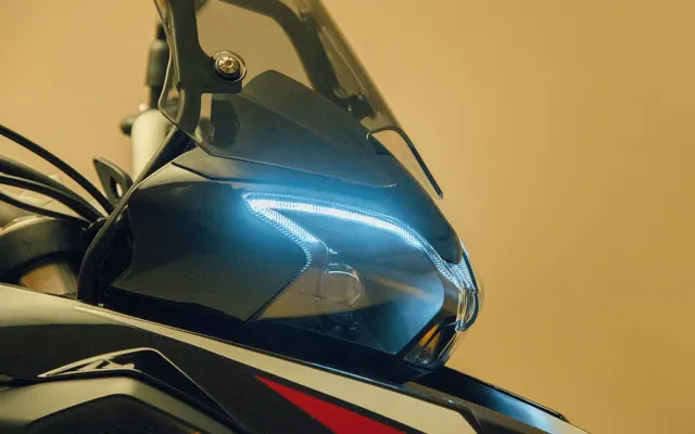 Benelli TRK 251 Benelli TRK 251 headlight