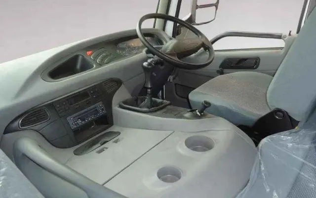 FAW J5M 220 Rigid FAW J5M 220 Rigid interior