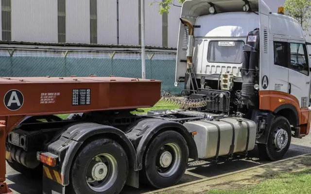 FAW J5P 420 Prime Mover FAW J5P 420 Prime Mover rear