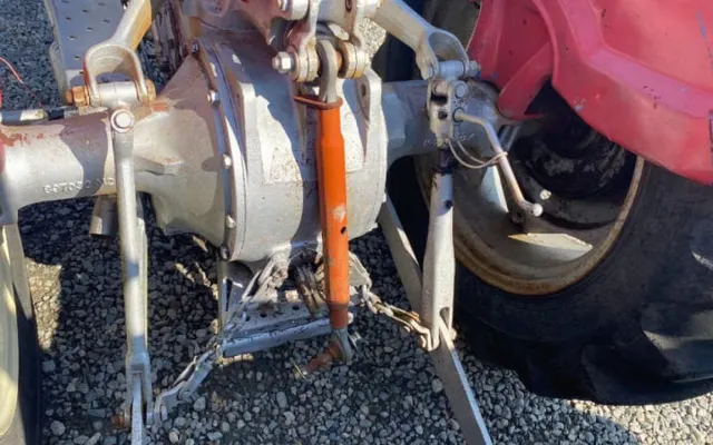 Massey Ferguson MF 235 Massey Ferguson MF 235 rear linkage