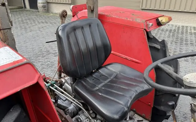 Massey Ferguson MF 260 Massey Ferguson MF 260 interior