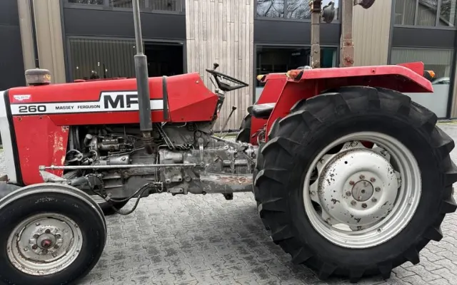 Massey Ferguson MF 260 Massey Ferguson MF 260 side