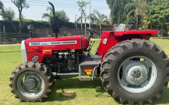 Massey Ferguson MF 360 Massey Ferguson MF 360 side