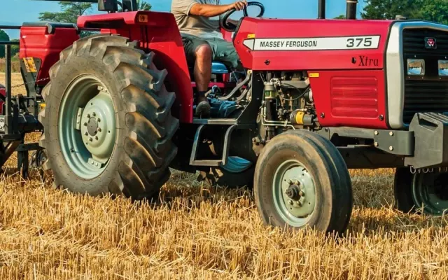 Massey Ferguson MF 375 Massey Ferguson MF 375 field