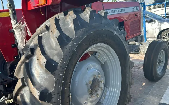 Massey Ferguson MF 375 Massey Ferguson MF 375 rear wheel