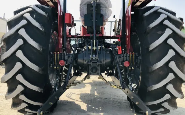 Massey Ferguson MF 385 Massey Ferguson MF 385 rear