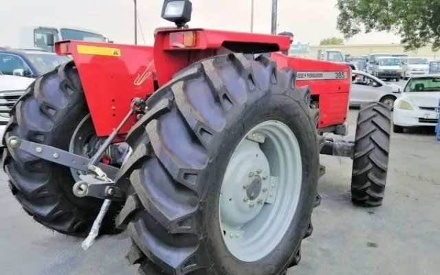 Massey Ferguson MF 385 Massey Ferguson MF 385 rear wheel
