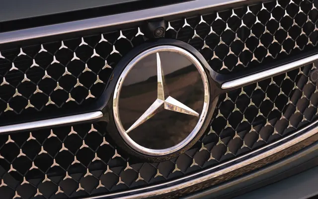 Mercedes-Benz E-Class Mercedes-Benz E-Class grille