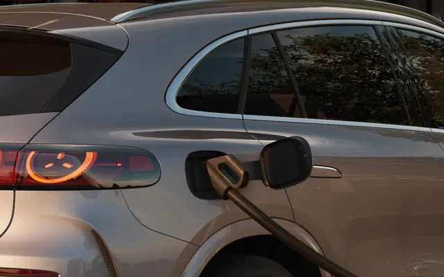 Mercedes-Benz GLC Electric Mercedes-Benz GLC Electric charging