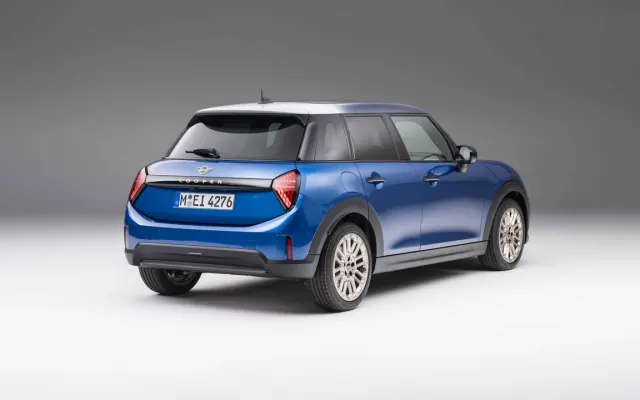 MINI Cooper 5-Door MINI Cooper 5-Door back