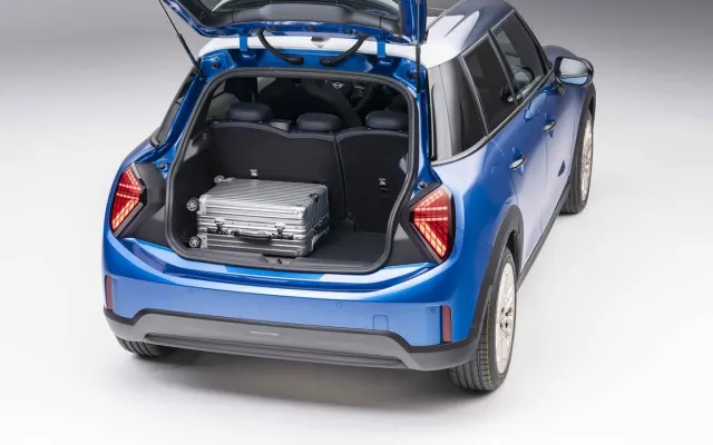 MINI Cooper 5-Door MINI Cooper 5-Door boot