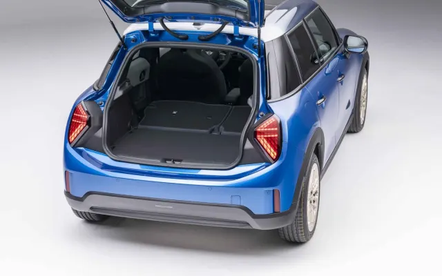MINI Cooper 5-Door MINI Cooper 5-Door boot space