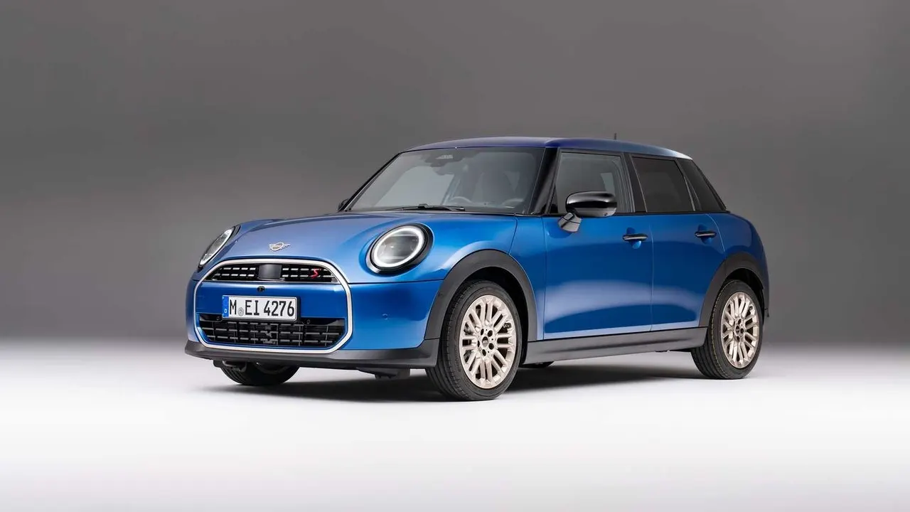 MINI Cooper 5-Door MINI Cooper 5-Door price in Pakistan