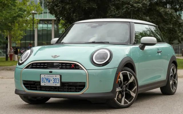 MINI Cooper MINI Cooper front