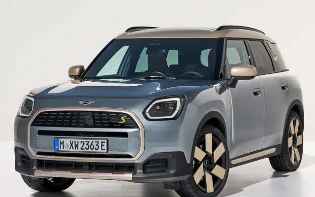 MINI Countryman price in Pakistan