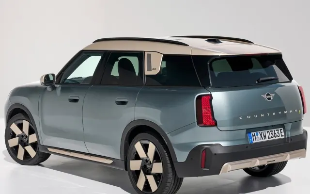 MINI Countryman MINI Countryman rear side